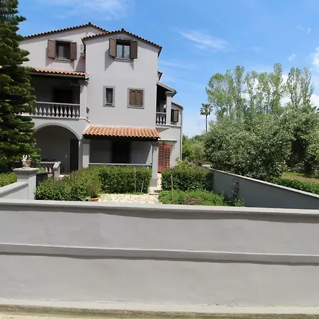Апартаменты Georgia Acharavi Corfu